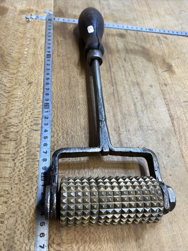 Old tool outil - 1,